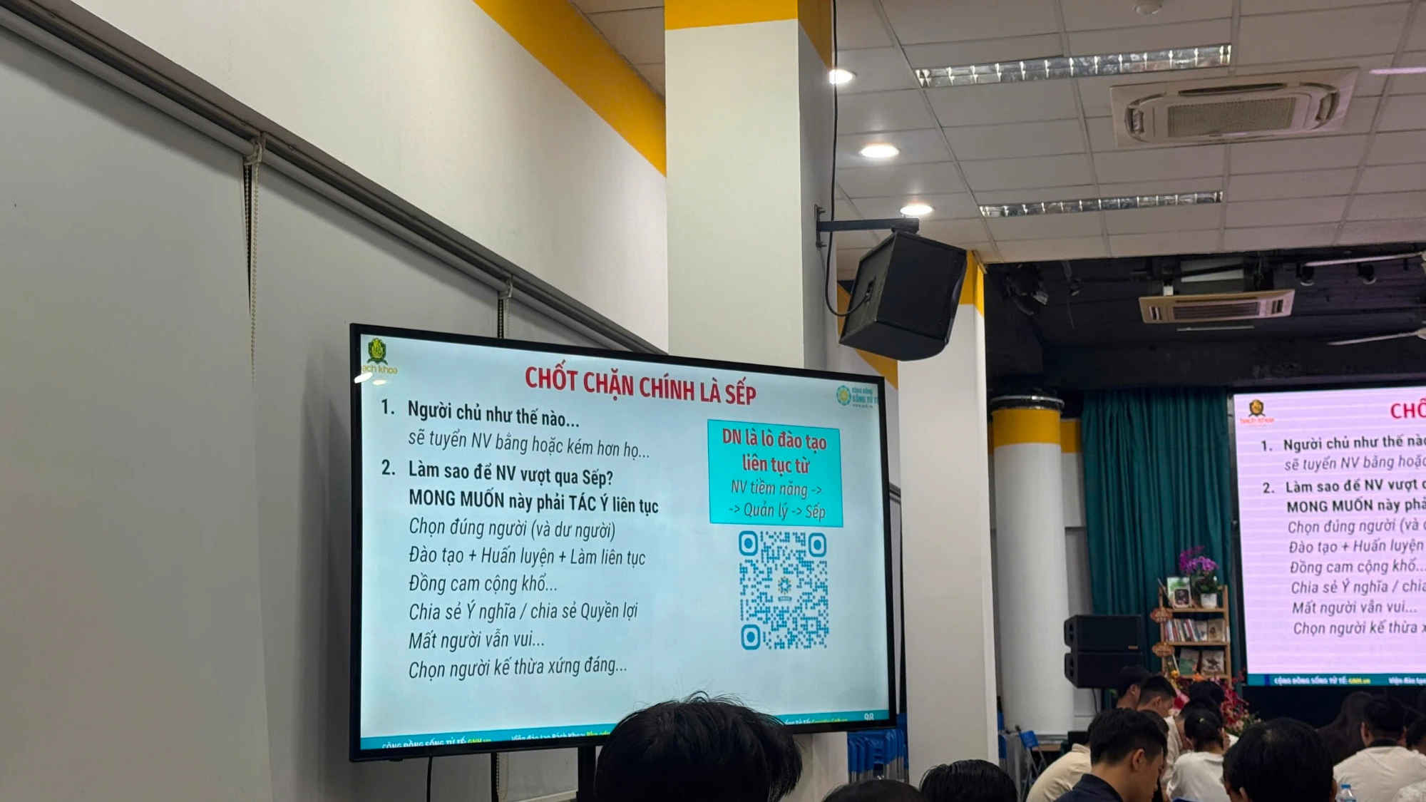 Slide: Chốt chặn chính là sếp, làm sao để nhân viên vượt qua sếp